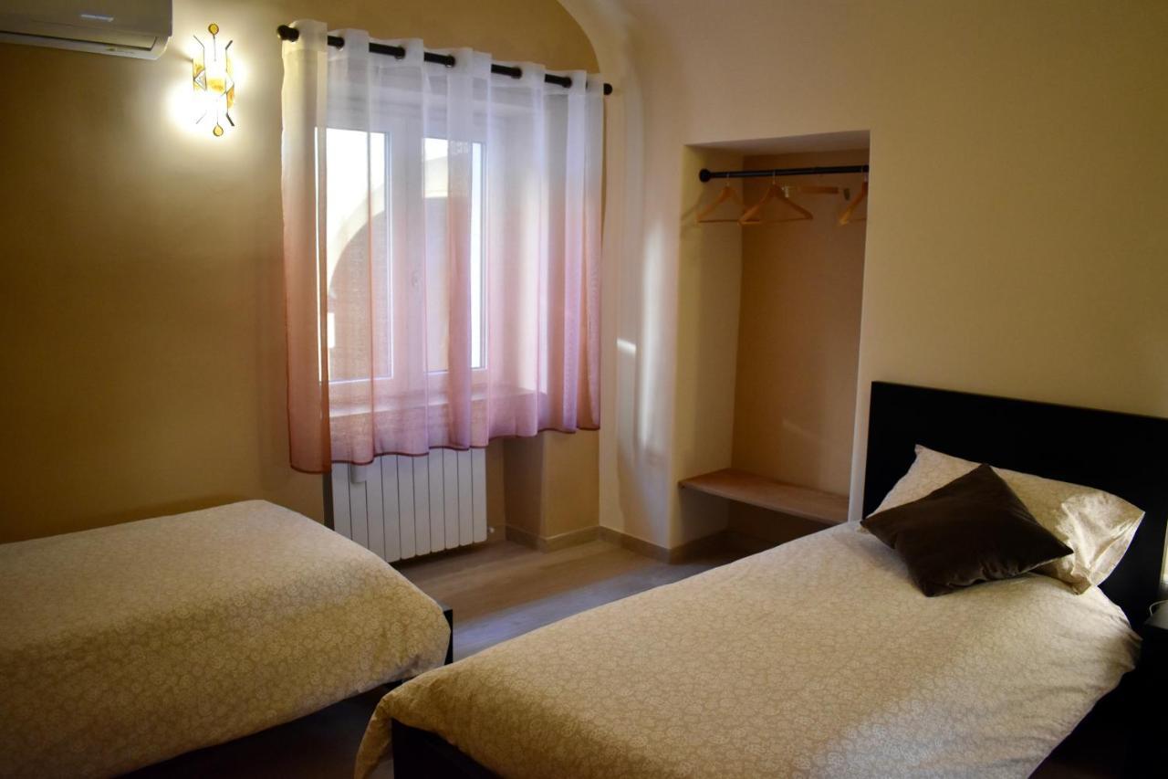 Dimora Normanna Bed & Breakfast อาแวร์ซา ภายนอก รูปภาพ